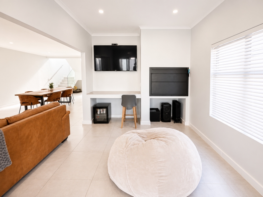 4 Bedroom Property for Sale in Sandown Western Cape